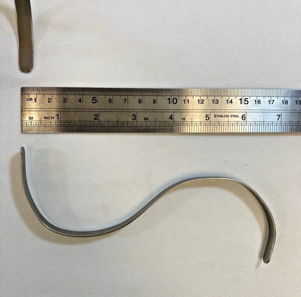 LINVATEC 118371 1/4" Blade Width Pair of Hasson S Retractors — photo 5