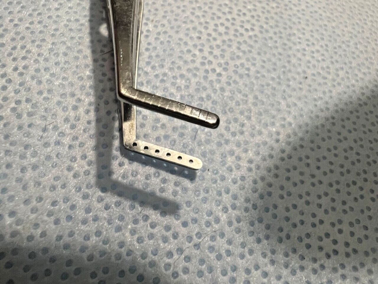 STORZ E2330 Jameson Left Muscle Forcep 12mm Angled Scaled Jaws X 3.9" Length — photo 3