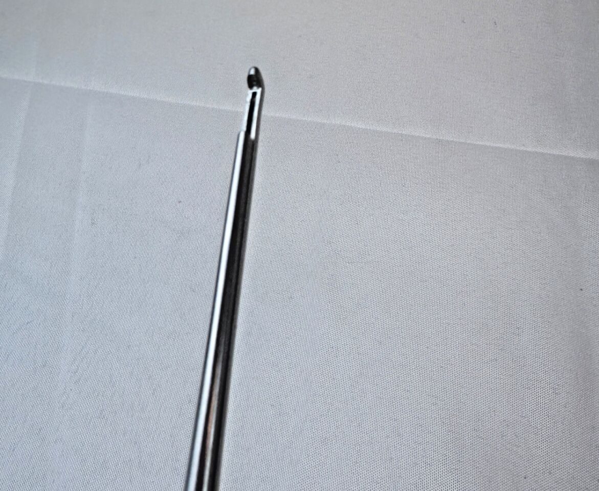 KMEDIC KM59-154 Clean Punch 2MM Forward 40deg Thin Footplate Spinal Punch — photo 6