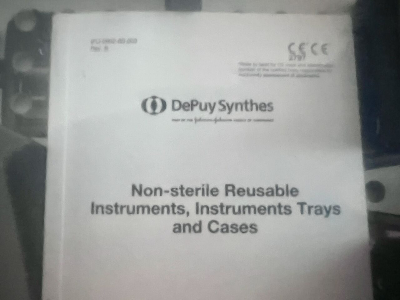 DEPUY 2220-00-130 Revision Pinnacle Screw Set Case — photo 2