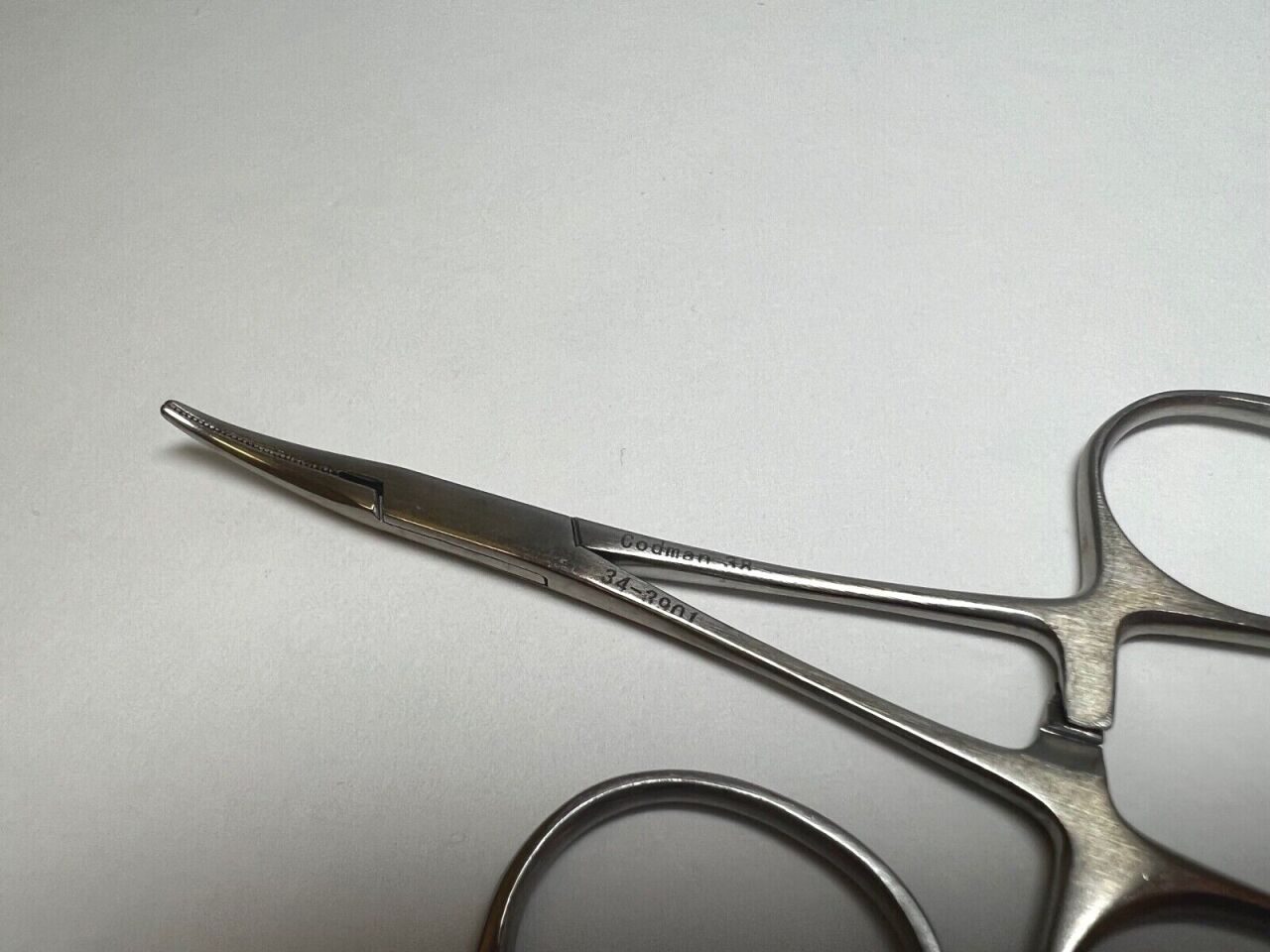 CODMAN 34-3901 Curved Halsted Mosquito Forceps, Lot of 2 — photo 3