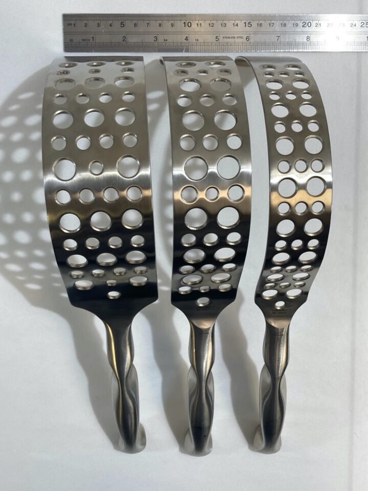 V. MUELLER SU10312 SU10311 & SU10310 Set of 3 Perforated Deaver Retractor Blades — photo 5