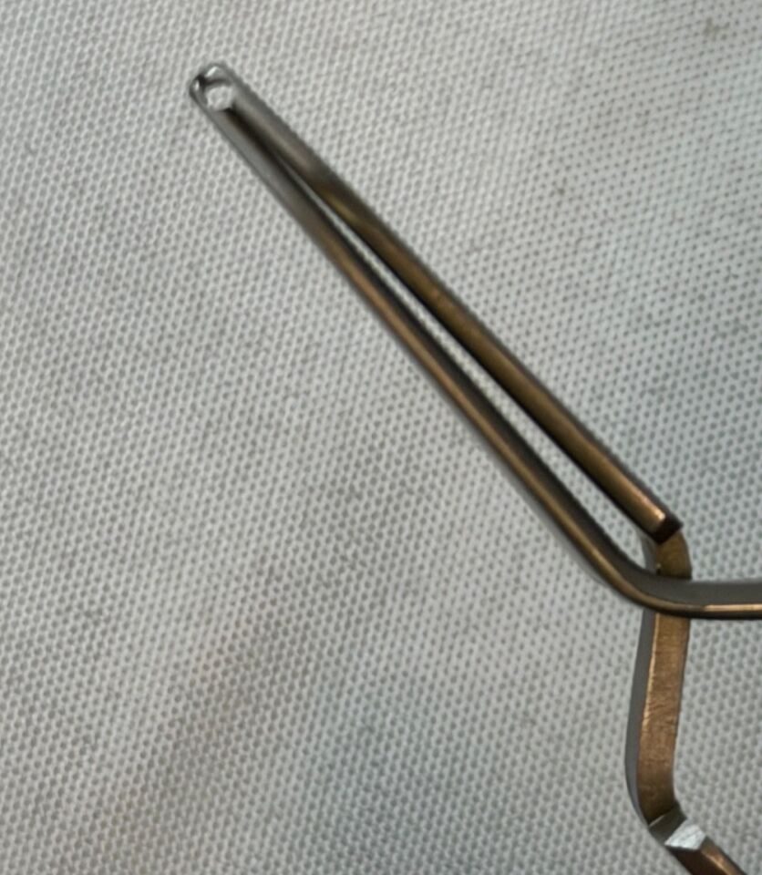 ARTHREX AR-8941F Self Retaining Holding Forceps — photo 4