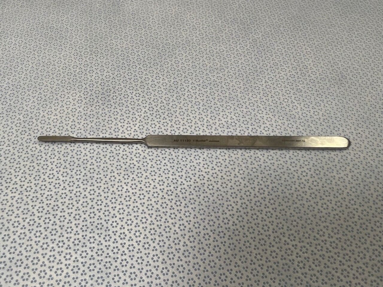 V. MUELLER AU11120 Surgical 7 1/8" Lempert Narrow Elevator, 3.2mm Wide Blade — photo 1