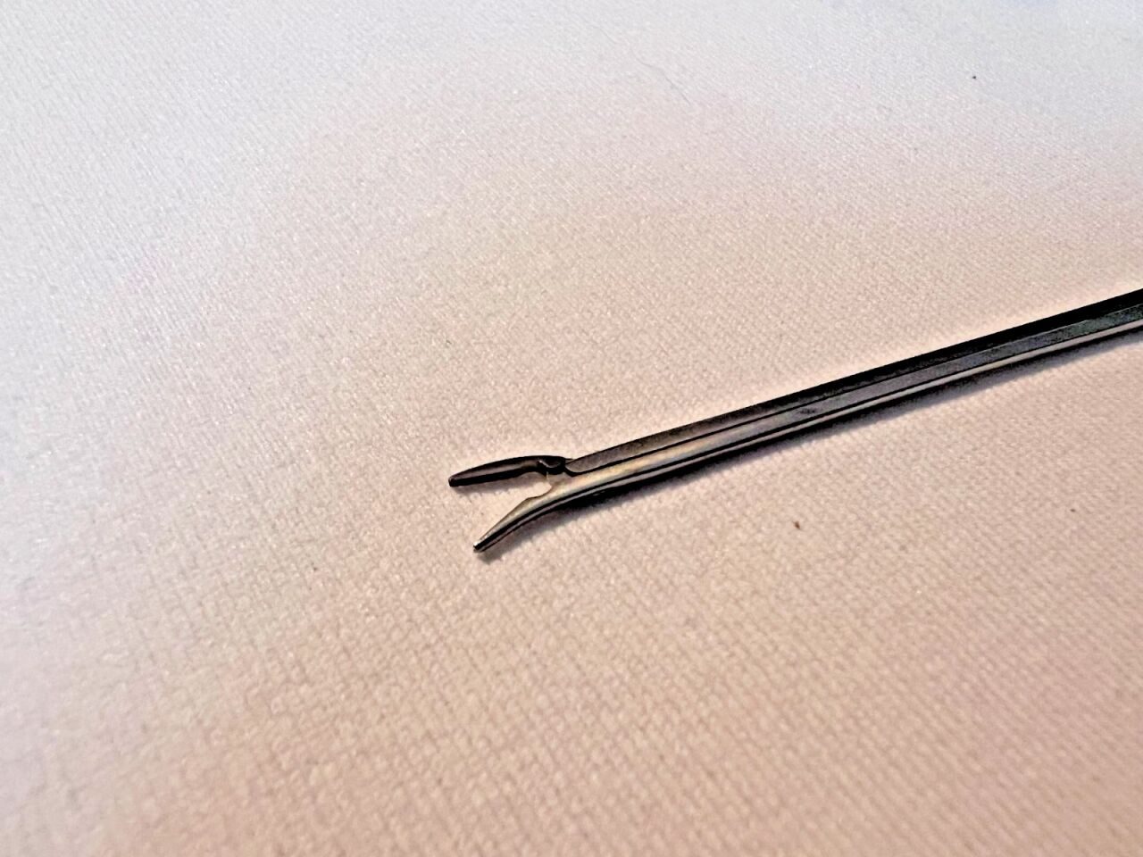 KARL STORZ Crimper Forceps N1685 D 1 Storz N1685 D 1 McGee Crimper Forceps 3mm Downward Angled Jaws 5" Length — photo 3