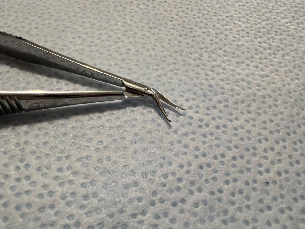 KARL STORZ E3304 Castroviejo Corneal Section Scissors 14mm Right Angled 3-7/8" Length — photo 2