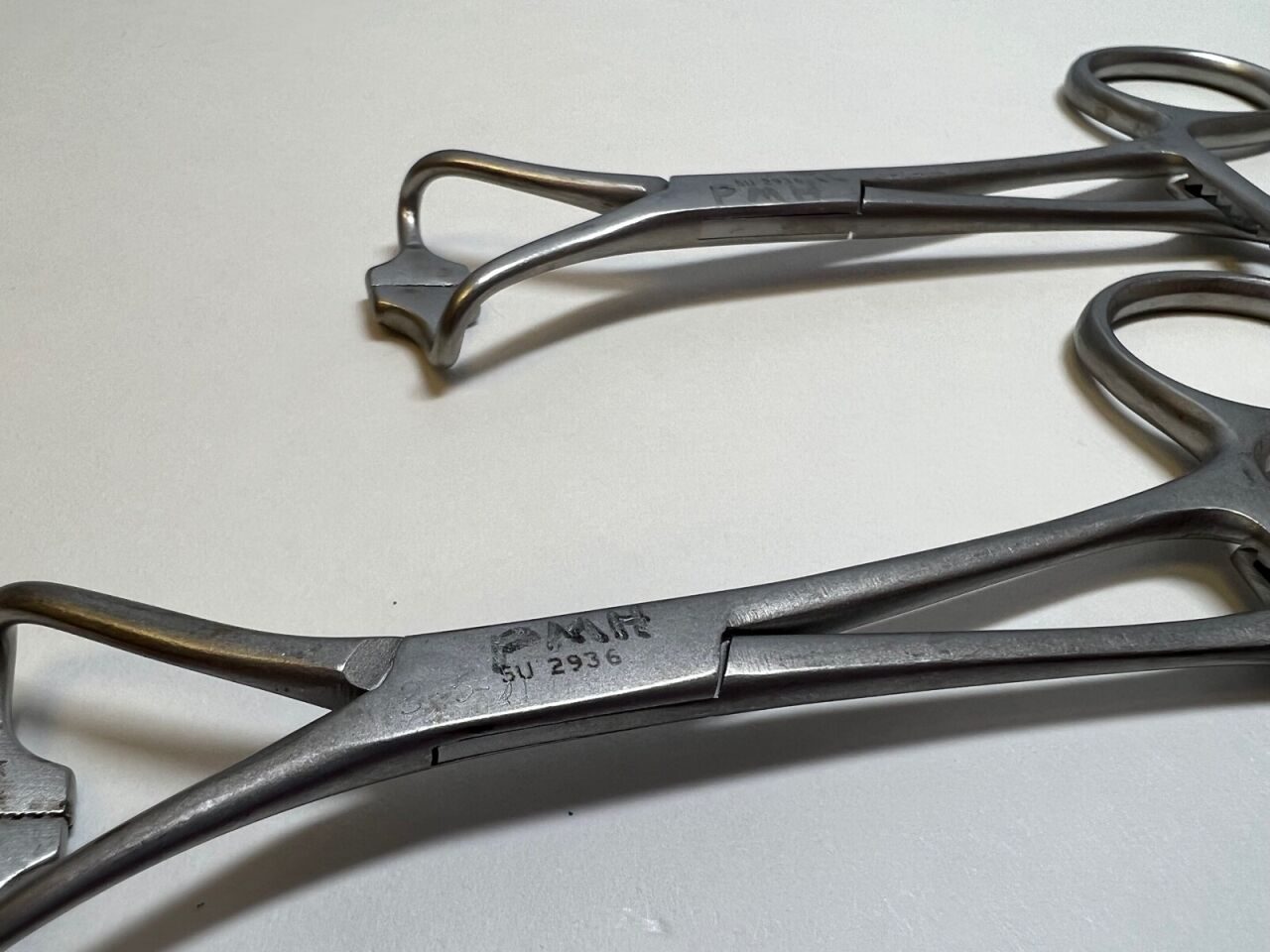 V. MUELLER SU2936 Towel Clamp 5-1/4" Non-Perforating Jaws Lot of 2 — photo 2