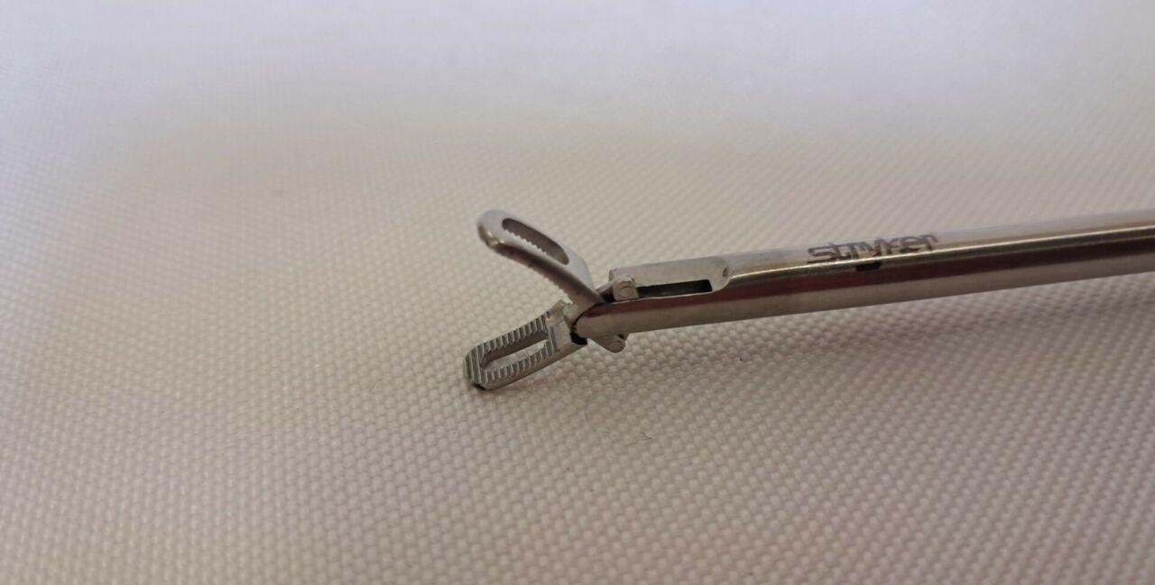 STRYKER 250-080-130 5mm Fixation Clamp/Fenestrated Grasping Forceps — photo 5