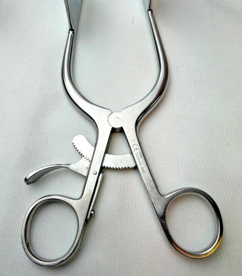 CODMAN 50-8160 / 50-8161 Left & Right Darling Popliteal Self Retaining Retractors — photo 4