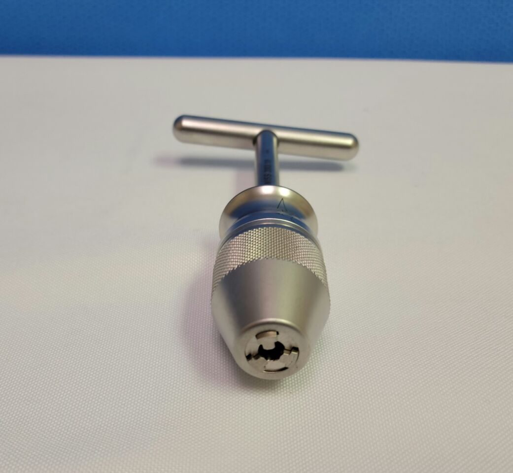 SYNTHES 393.19 Orthopedic Universal Chuck With T-handle — photo 4