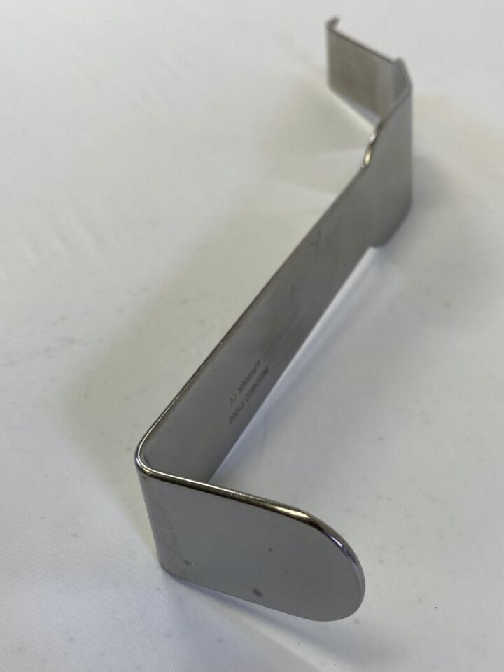 INNOMED T1003 Anterior Glenoid Neck Retractor 25mm Blade Width — photo 6