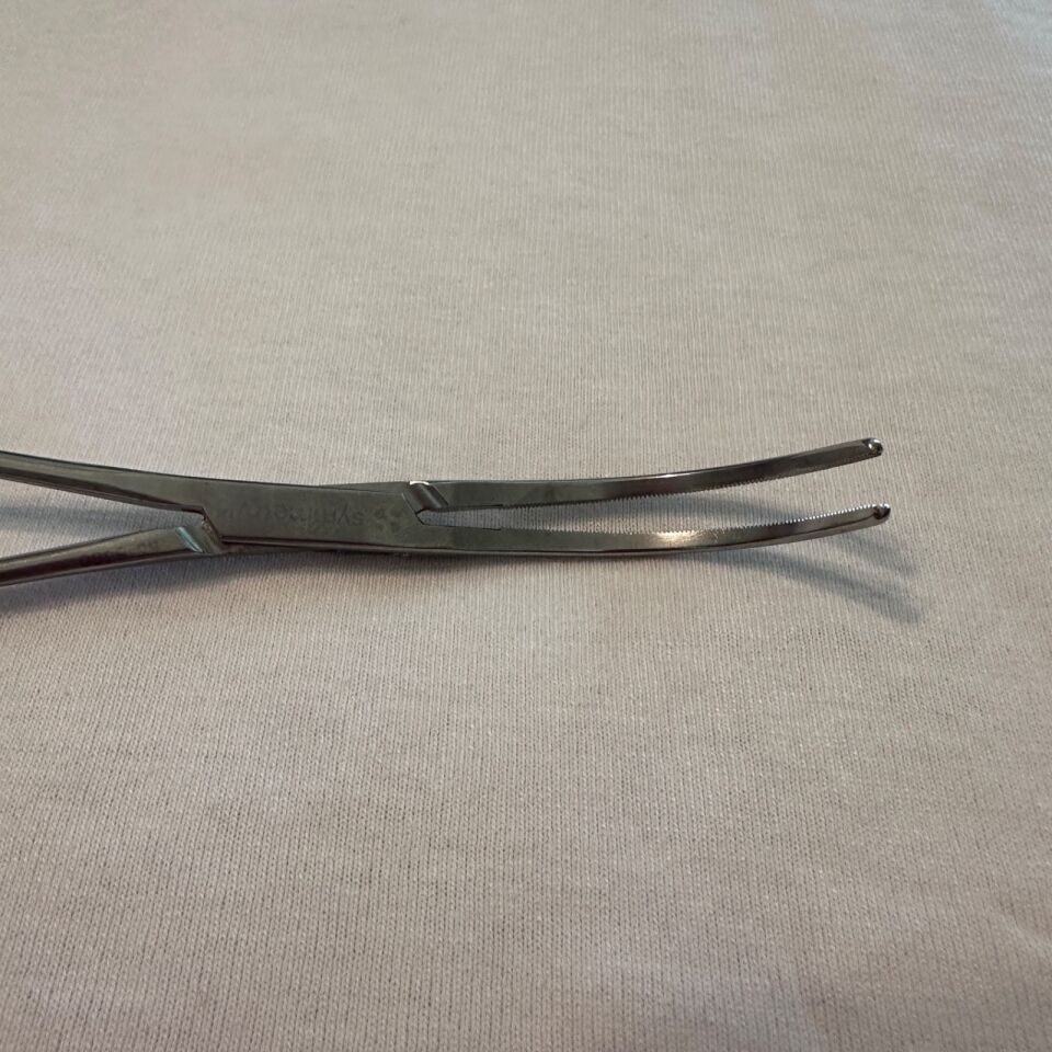 SYMMETRY SURGICAL 55-6580 Cooley Peripheral Vascular Clamp 6 1/8" Length — photo 8
