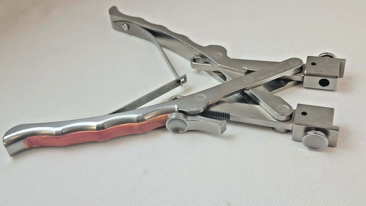 OPTIMOTION 1014-3-0019 Total Knee System Patella Resection Clamp — photo 2