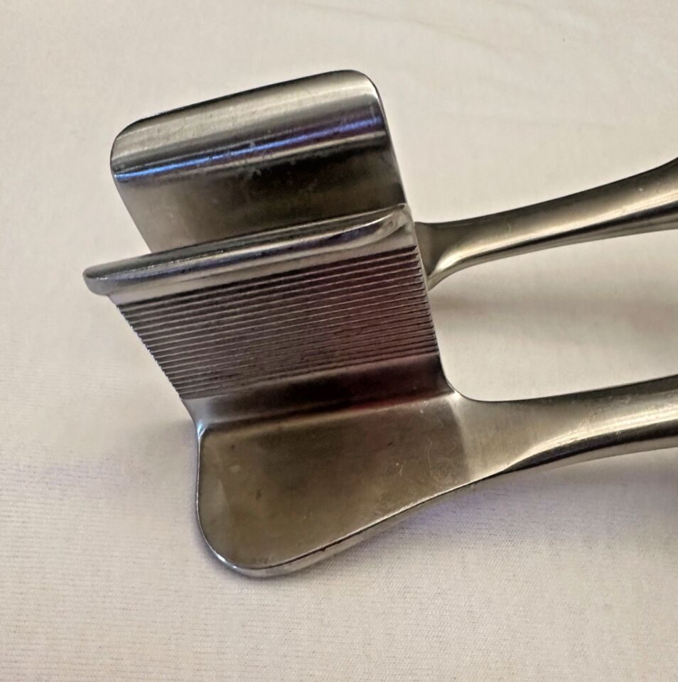 CODMAN 50-8064 Tuffier Rib Retractor Spreader 13/4" x 2" Blades — photo 3