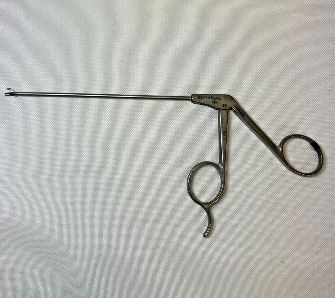LINVATEC - SHUTT 2.10011 Arthroscopic Micro-Scissors 2.7mm STR — photo 6