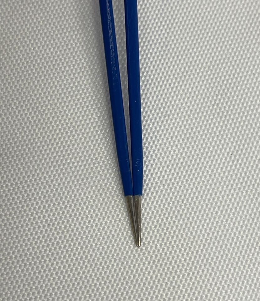 KIRWAN 12-1235NS Non Stick Insulated Bipolar Bayonet Forcep 0.5mm Tip x 8.75" — photo 9