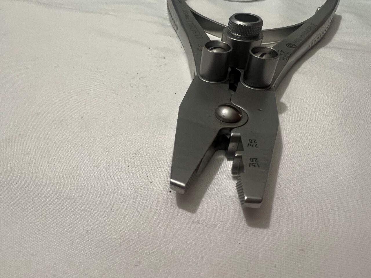 SYNTHES 03.503.041 Plate Bending Pliers Left — photo 3