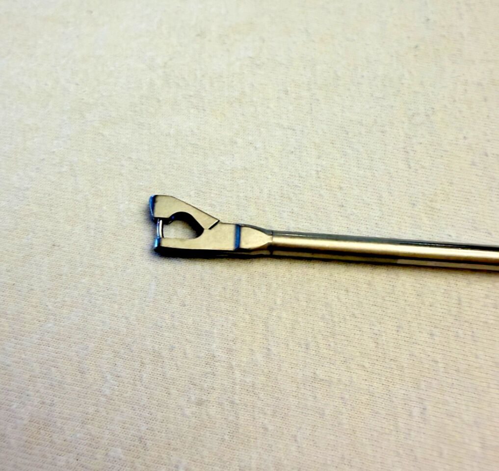 CONMED LINVATEC 18.1009 Schutt 4.0 mm Slotted Suture Punch, Right — photo 4