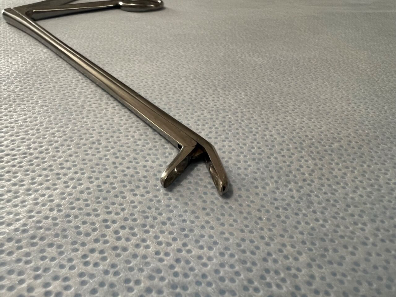 CODMAN Curved UpBite 7" Cushing Intervertebral Disc Rongeur — photo 4
