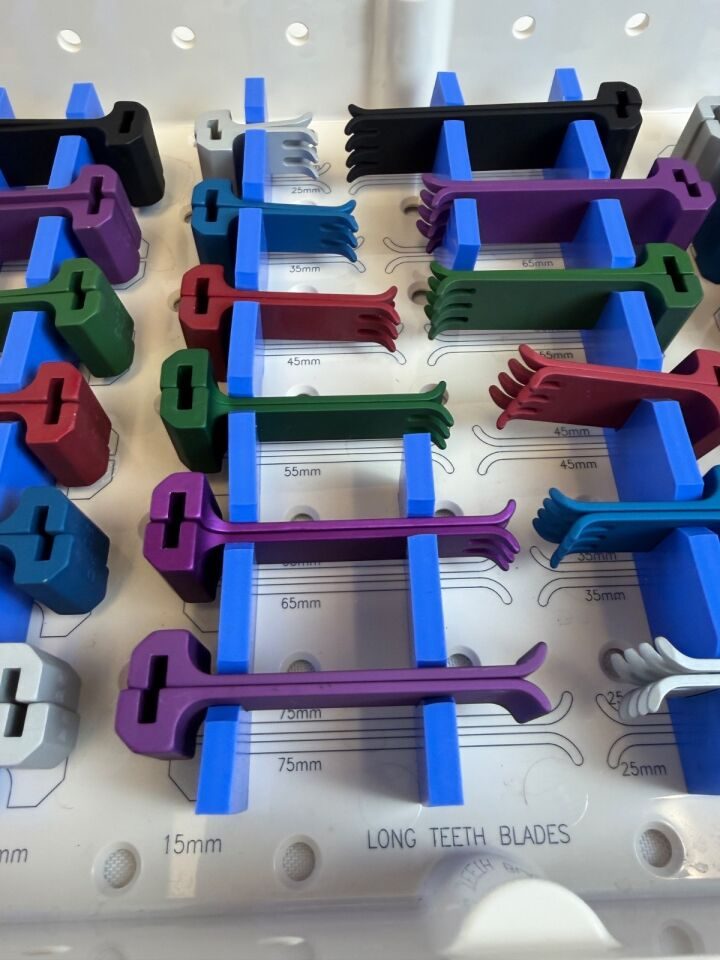 INTEGRA RUGGLES RU2400 FlexiSpine Retractor System w/ Sterilization Tray Neuro — photo 5