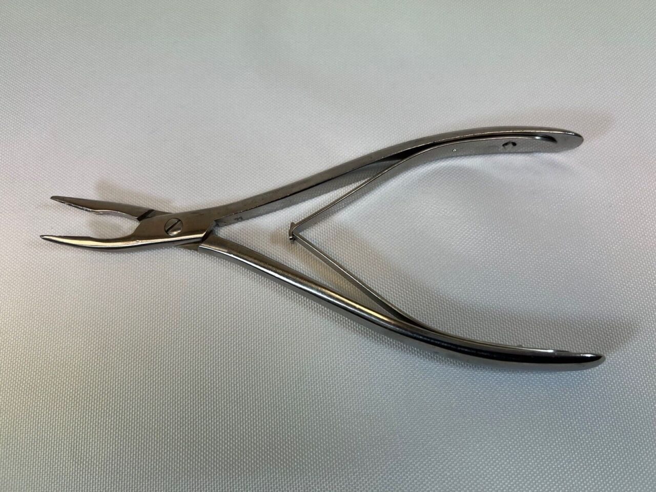 KARL STORZ E4590 Belz Lacrimal Sac Rongeur 17mm Long Jaw 2mm Wide Tips