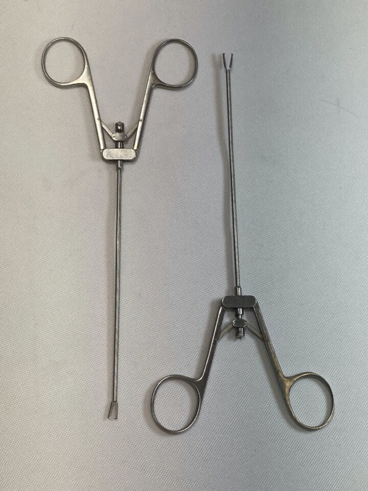 Pair of 8" Scissor Handled Tendon Retriever Forceps w/ Case — photo 3