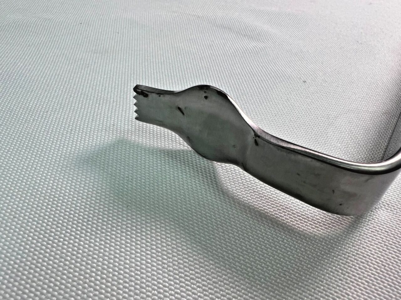 MILLENNIUM SURGICAL 85-323002 Intercondylar Notch Retractor Medium 10mm X 7.5in — photo 2