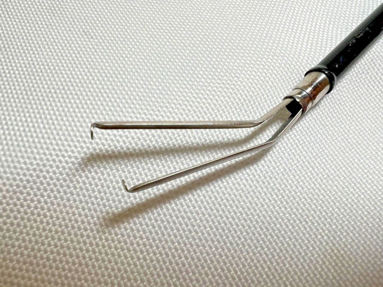 ELMED 52205-18 Classic Bipolar Forceps Curved Hook Jaw w/ Slide Handle & Cable — photo 3