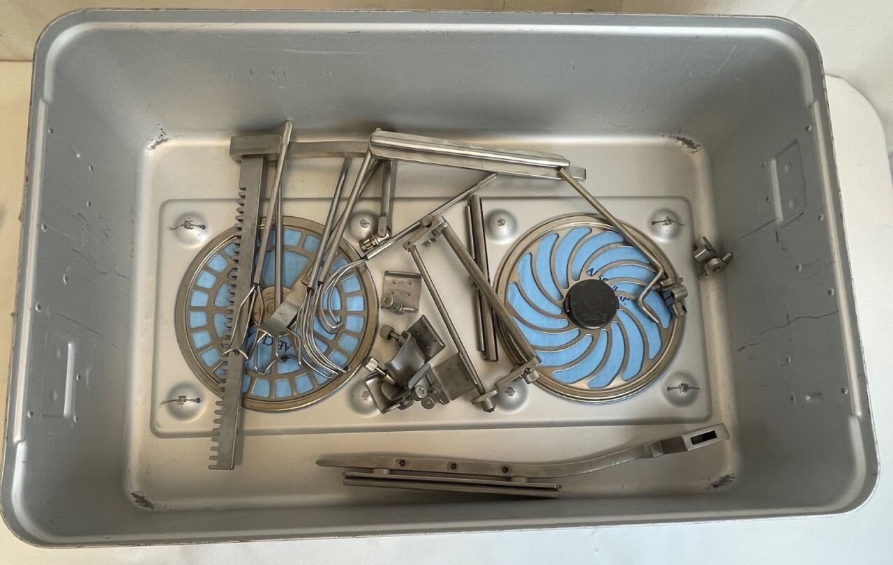 VARIOUS  Kapp Cosgrove Mitral Valve Retractor System w/ Sterilization Case — photo 13
