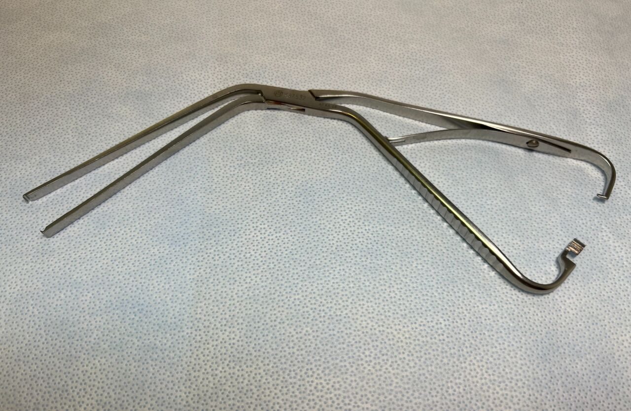 SYNTHES 387.532 Locking Plate Holding Forceps — photo 2