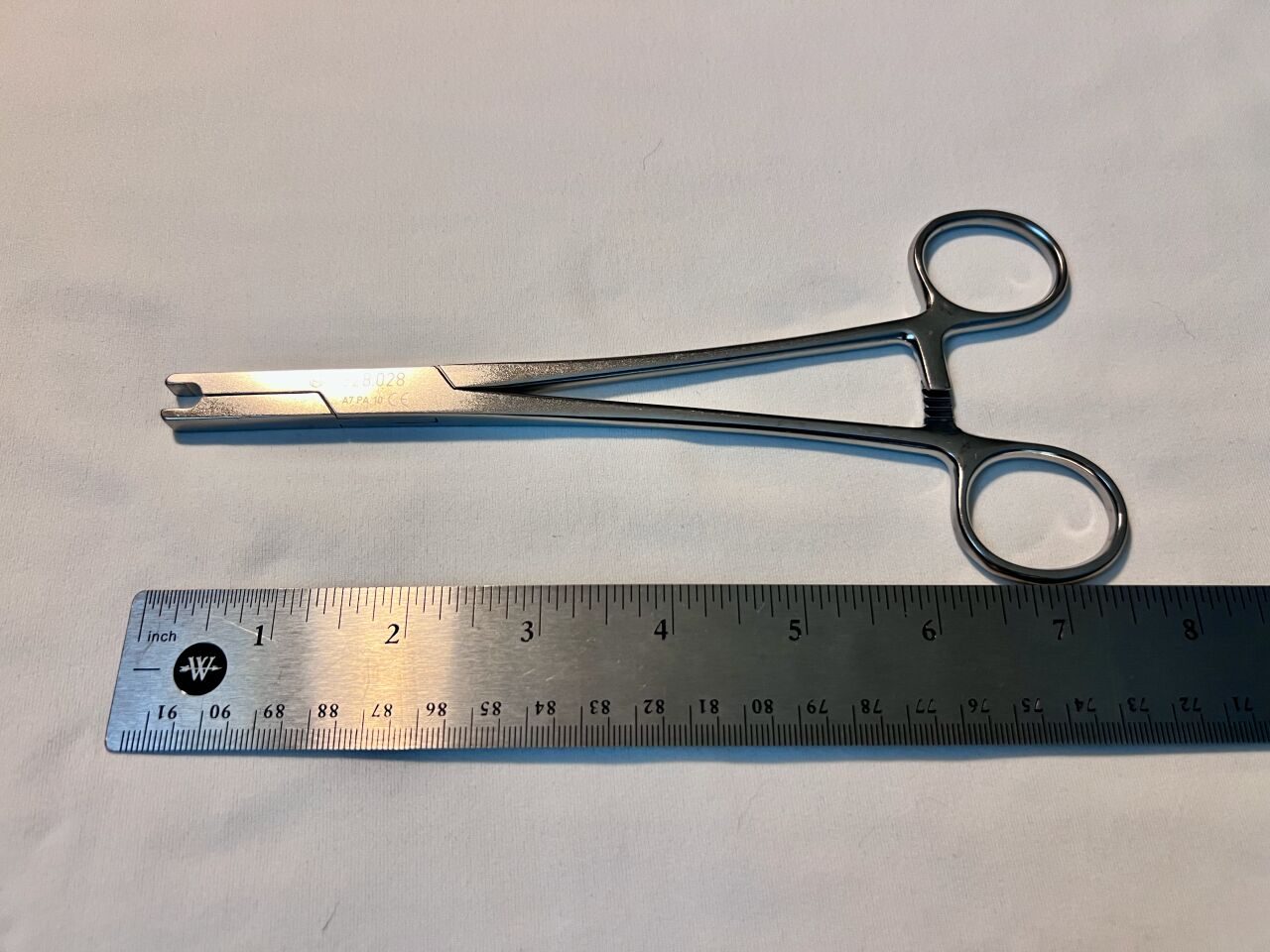 SYNTHES 328.028 Scissor Grip 6mm Straight Holding Forceps — photo 3