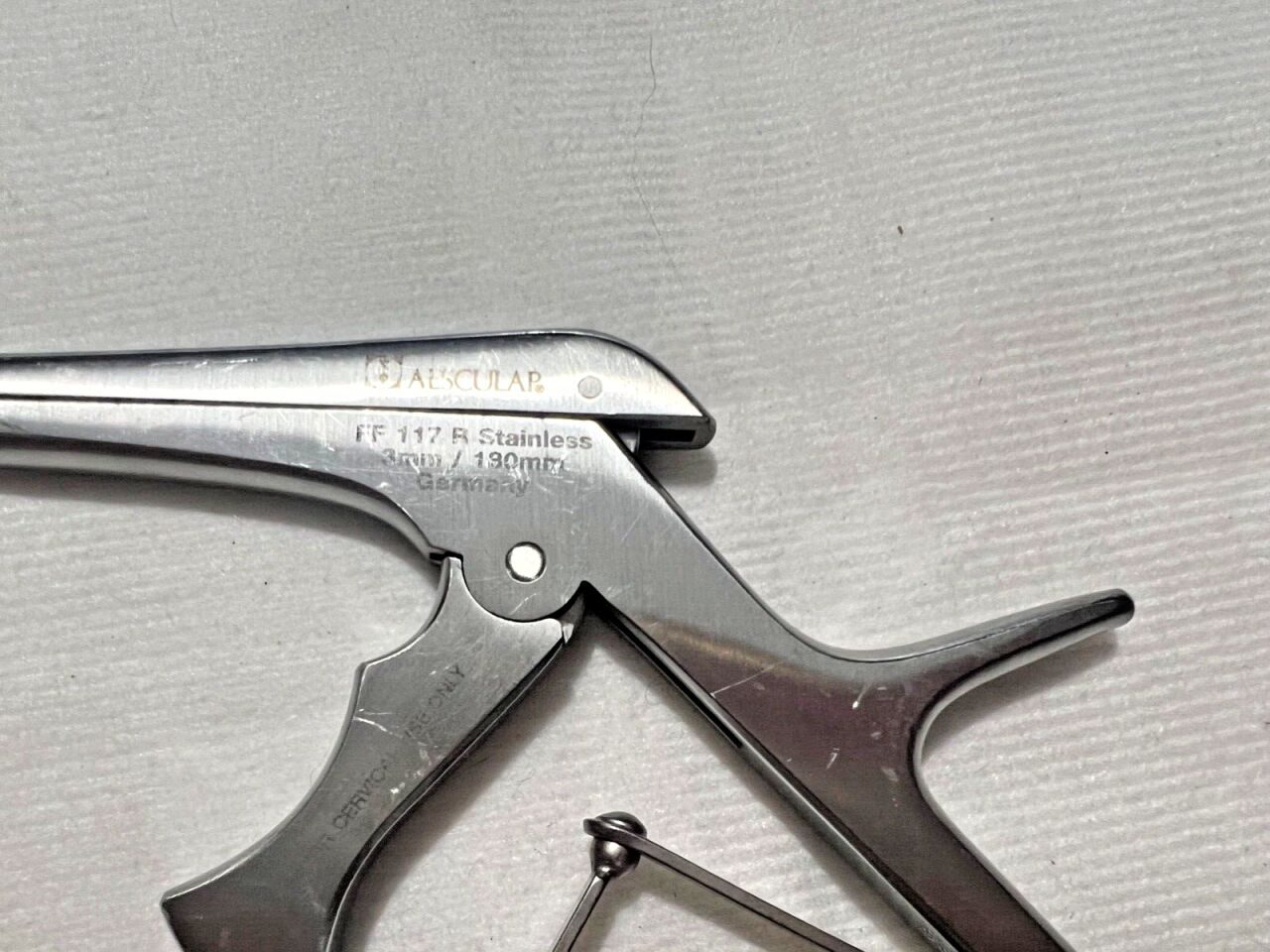 AESCULAP FF117R Kerrison Punch 3mm X 90deg Upbite 7" Length — photo 3