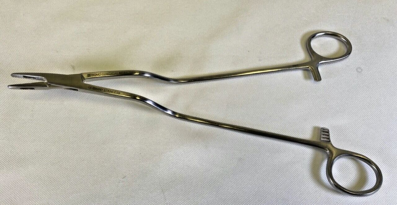 NOVO SURGICAL NSBM280 Bayonet Needle Holder Fenestrated Jaws 10"