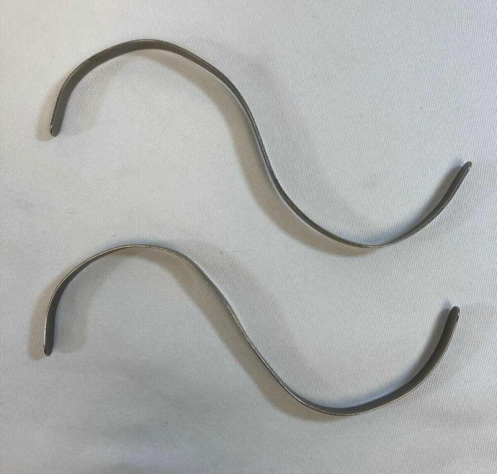LINVATEC 118371 1/4" Blade Width Pair of Hasson S Retractors