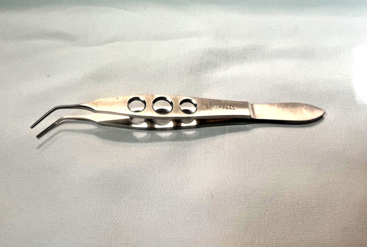 KATENA K5-7250 Kansas Nucleus Fragment Forceps Angled Serrated 4-3/8" Length