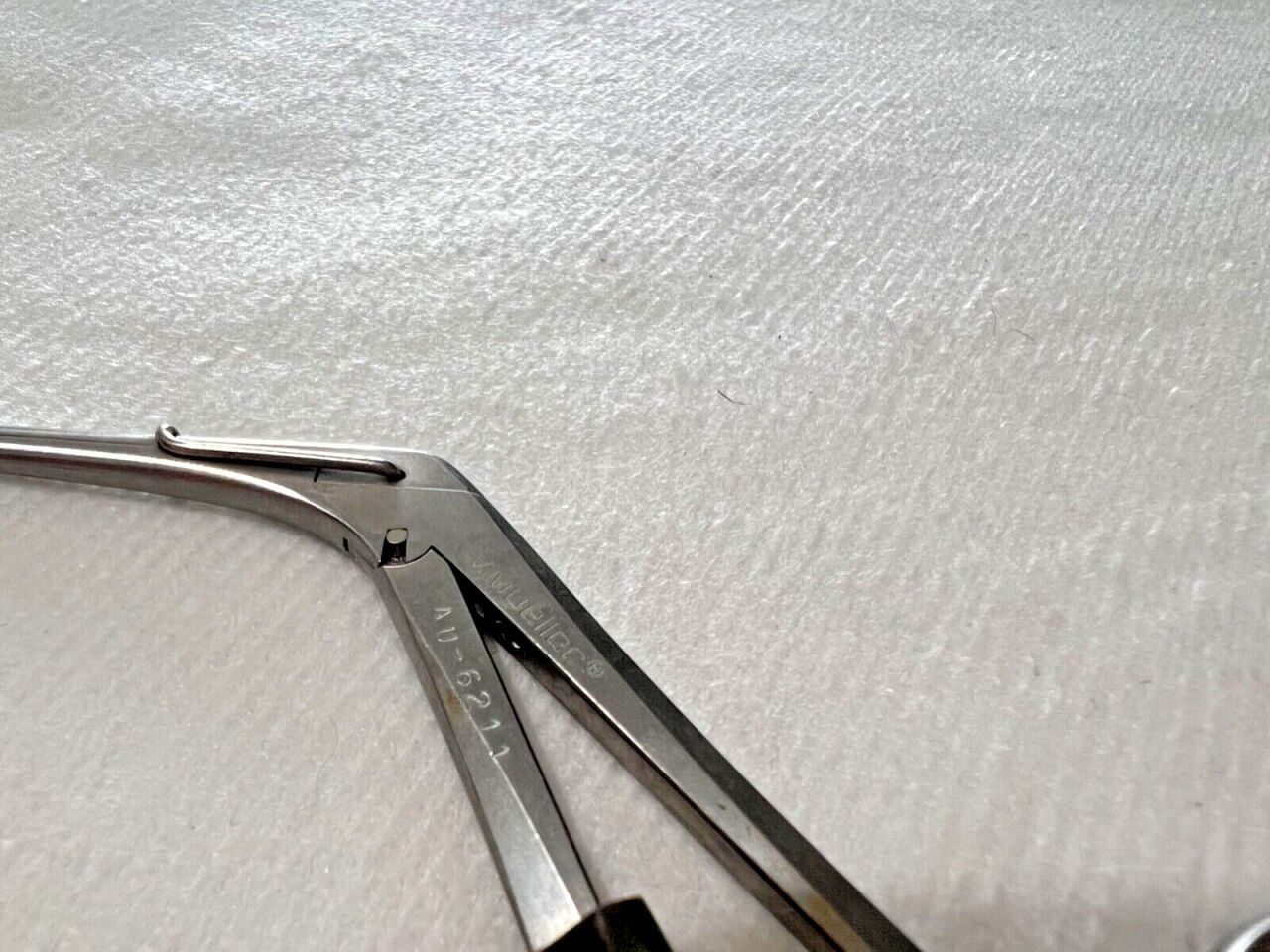 V. MUELLER AU-6211 1mm Round Cups 4" Length Straight Miniature Ear Forceps — photo 4