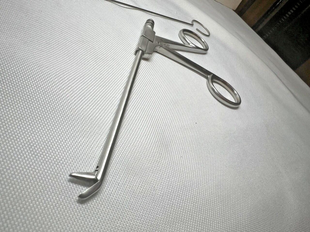 INVOTEC 336900 Curved Blakesley Suction Forceps w/ Integrated Channel — photo 3