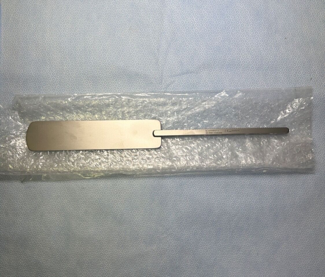SYMMETRY SURGICAL 50-4562 Malleable Retractor Blade 1.5 in x 6 in — photo 1