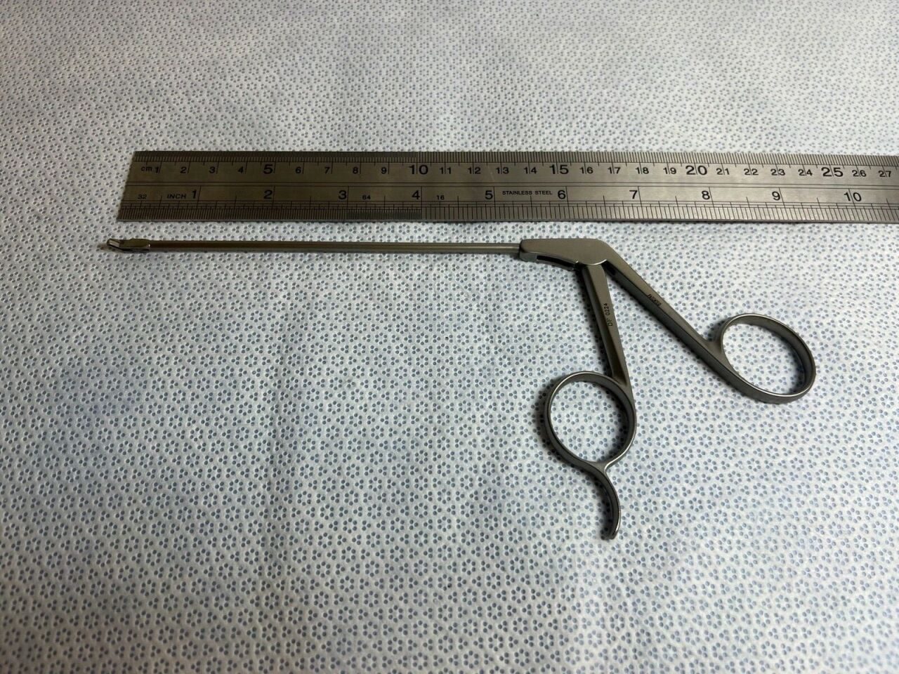 SHUTT-LINVATEC 31.10012 Surgical 45deg Angle Micro Scissor Forcep 3.4mm x 130mm — photo 6