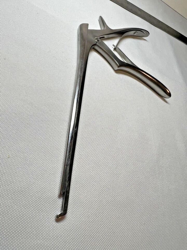 KMEDIC Spurling 3mm Kerrison Rongeur 40deg Up Bite x 3mm — photo 5