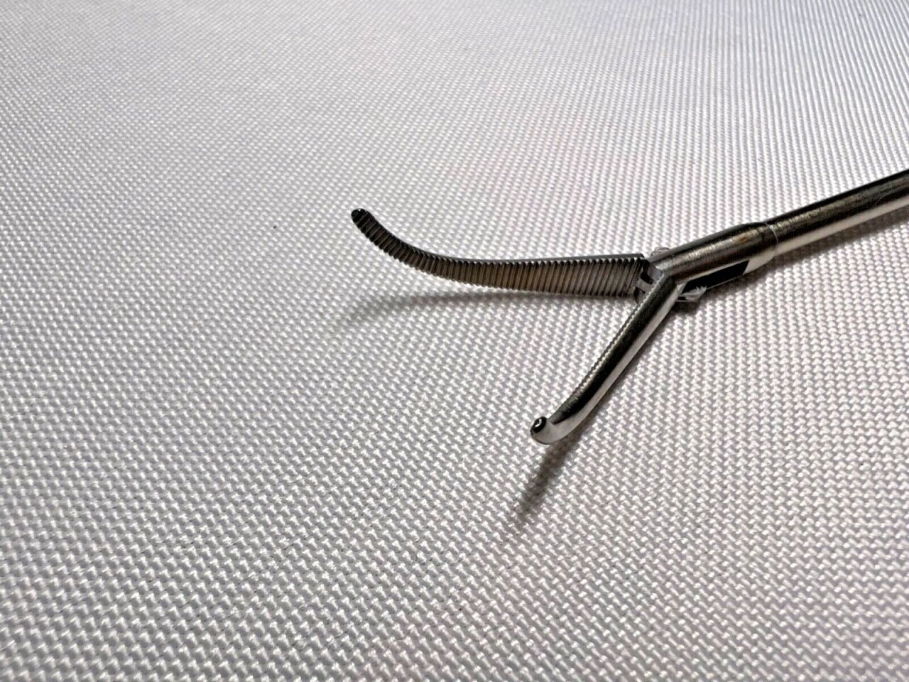 SOLOS ENDOSCOPY GS-1330 Dissector 45deg Curved Serrated Jaws — photo 3