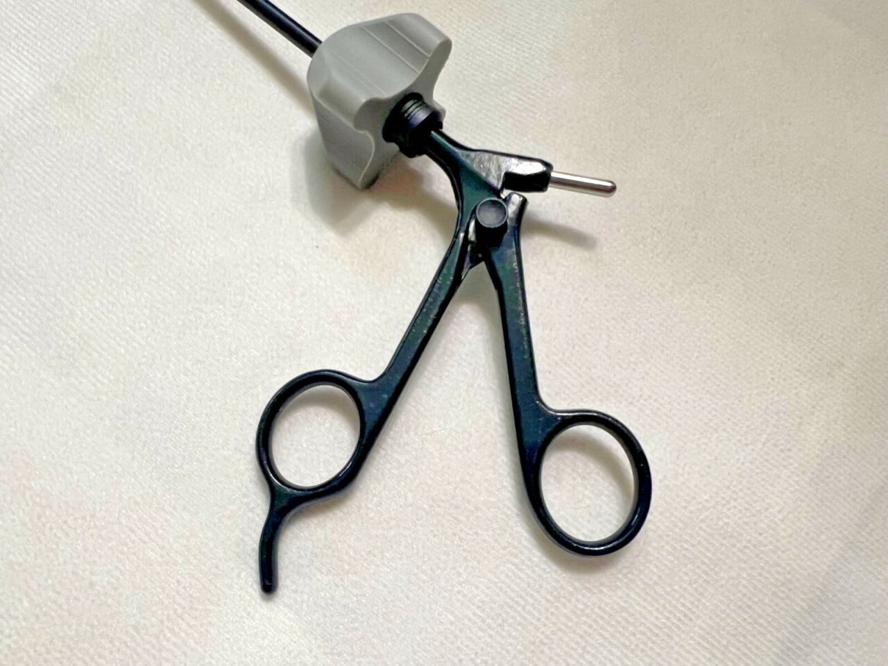 AESCULAP PO615R ADTEC Laparoscopic 5mmX31cm Monopolar Alligator Grasping Forcep — photo 5