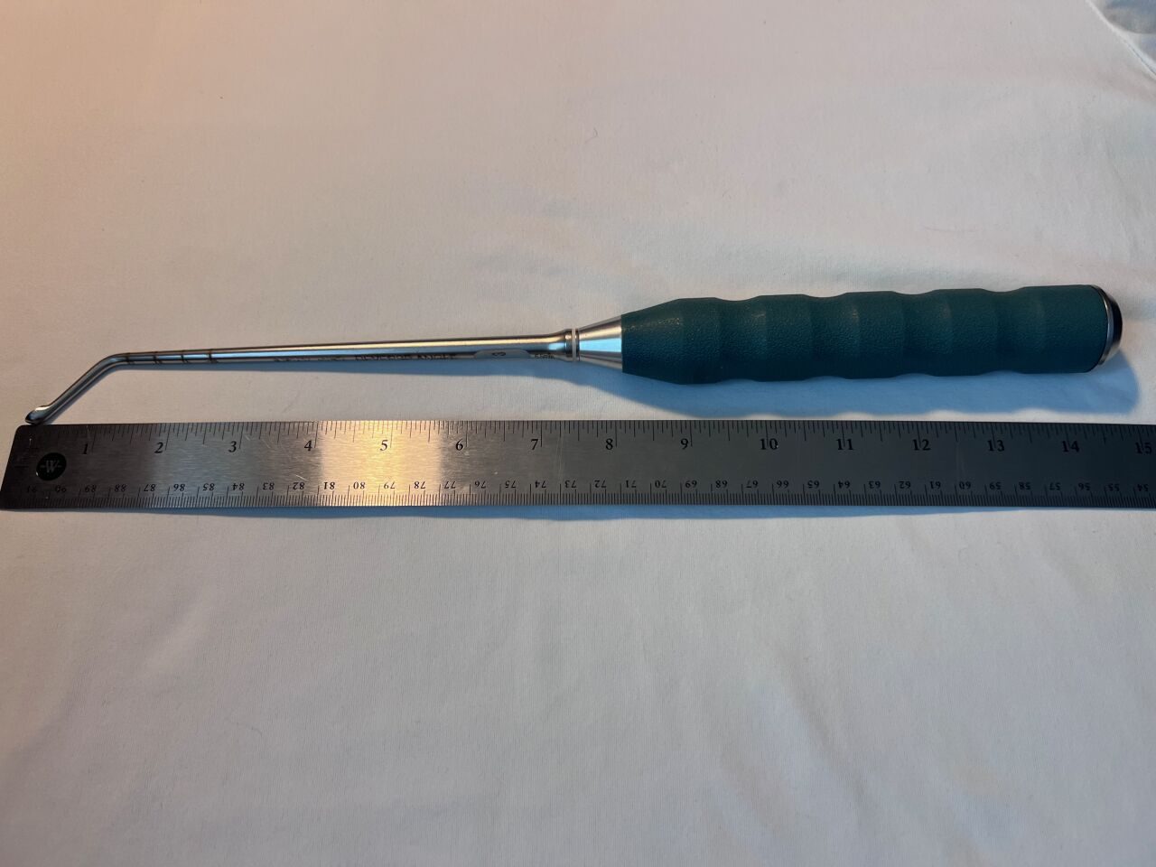 SYNTHES 389.837 Curved 5.5mm Reverse Angled Spinal Bone Curette — photo 2