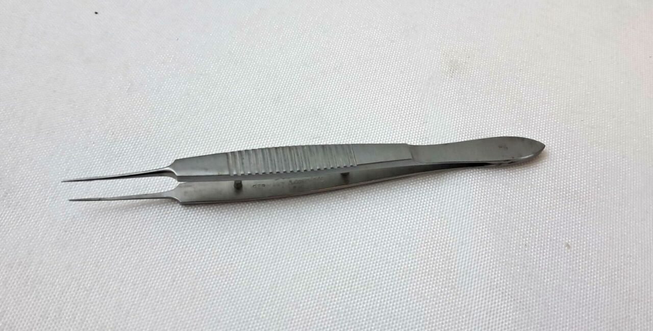 KARL STORZ E-1811 Bonn Suturing Forceps — photo 1