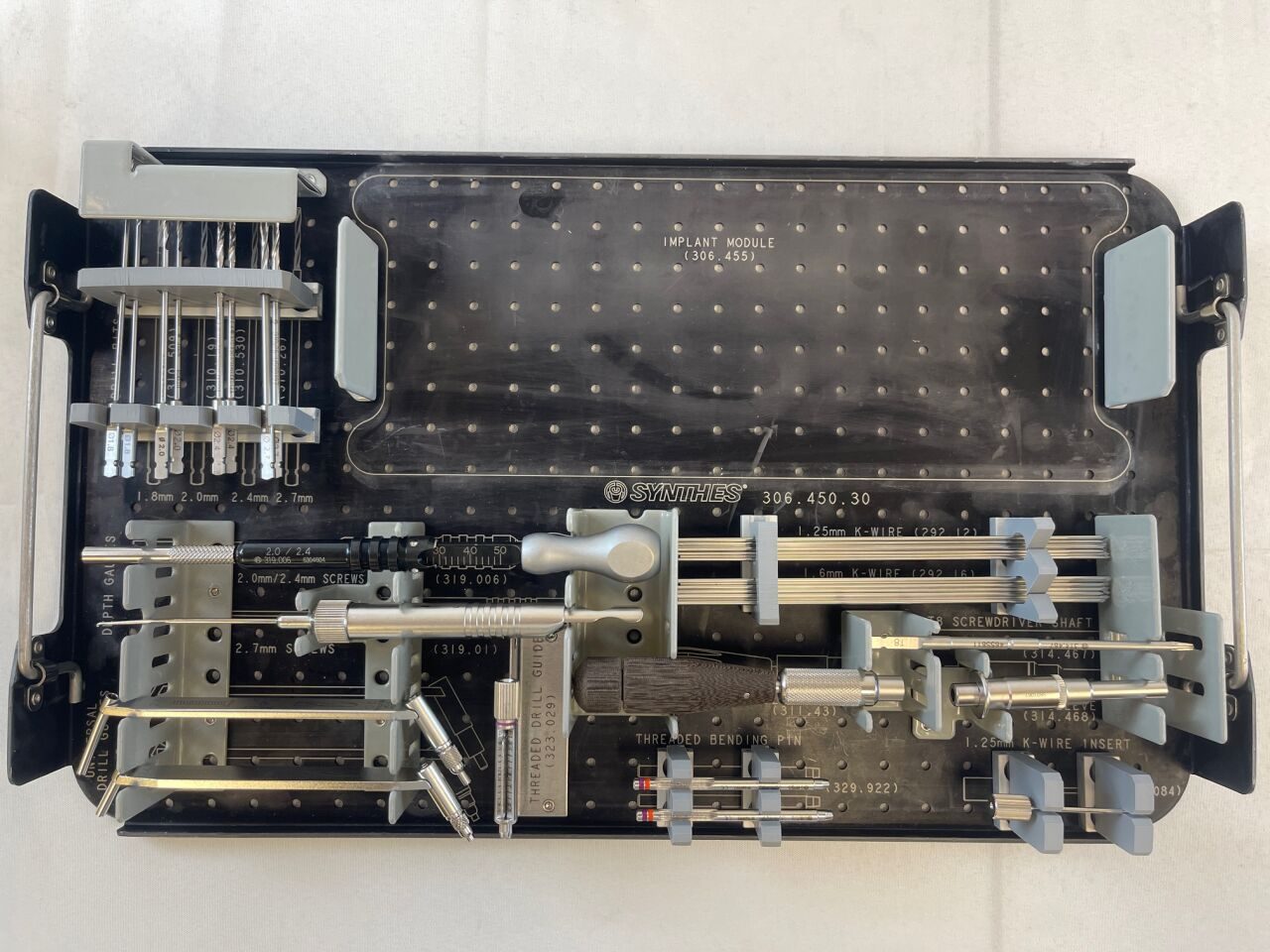 SYNTHES LCP Locking Distal Radius Plate Set — photo 2