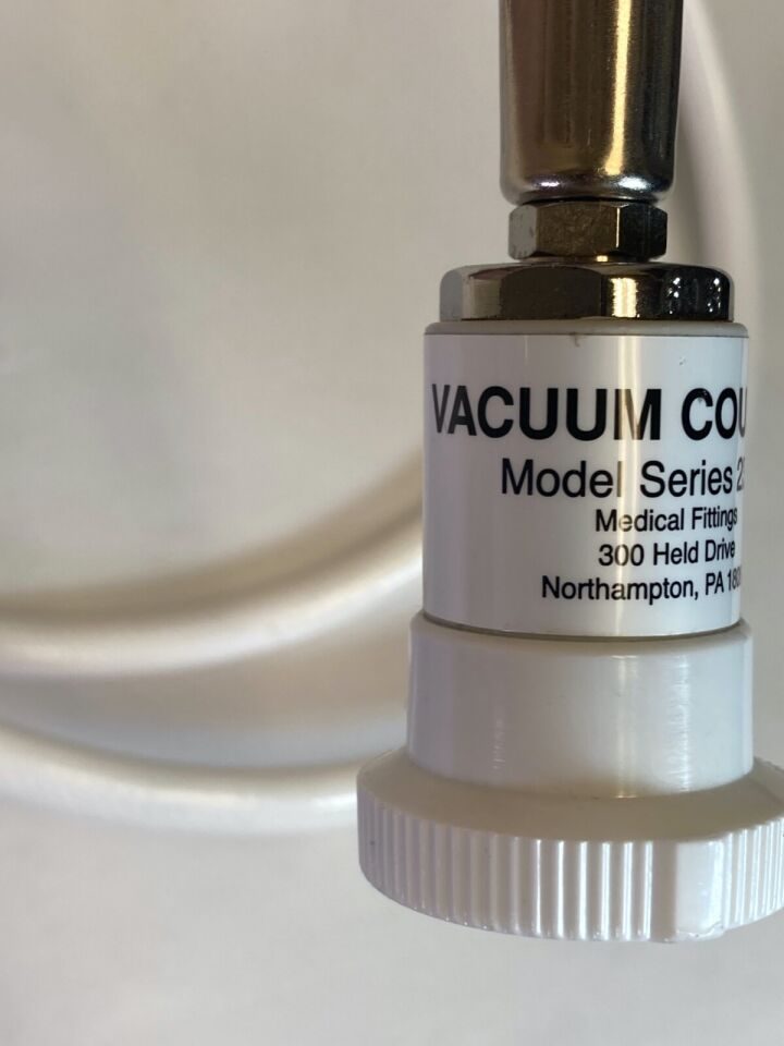5 Foot Medical Conductive Vacuum Hose w/ 2350 Coupler & Hex Coupler — photo 3