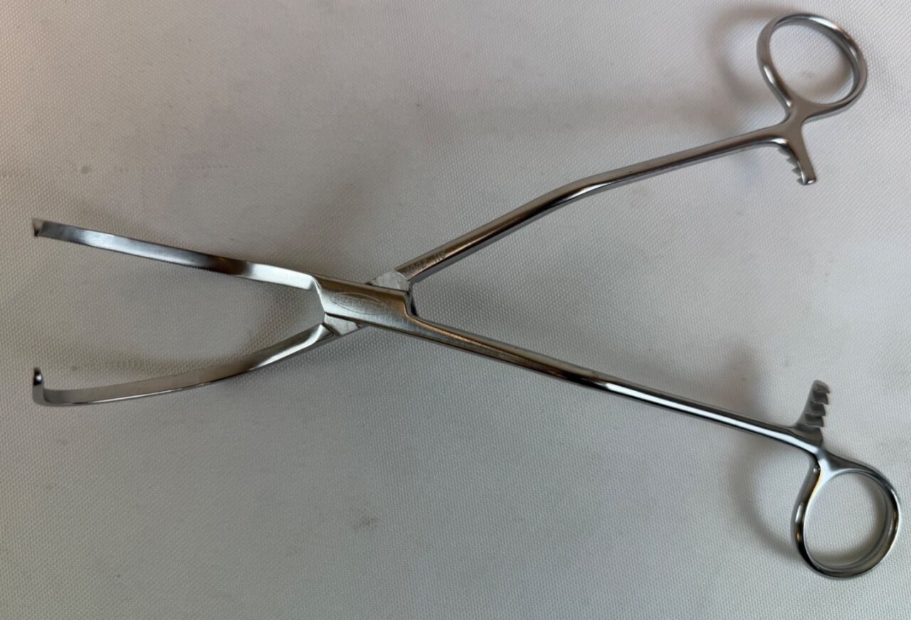 SCANLAN 2002-116 Hunter-Satinsky Aortic Clamp 4cm Blunt Potts Teeth Jaws 8.75"