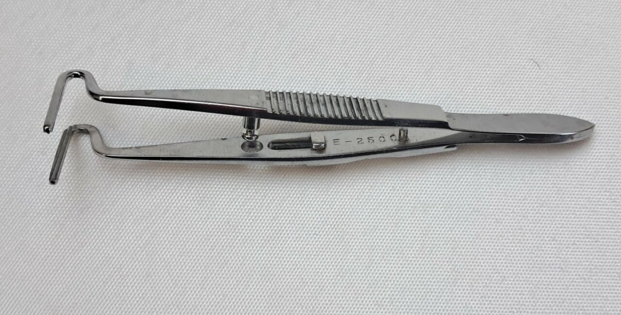 KARL STORZ E2500 Berke Ptosis Forceps 3-7/8" w/ Slide Lock — photo 3