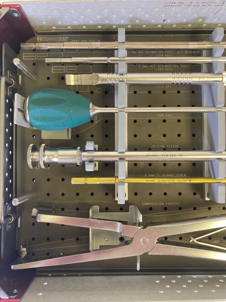 SYNTHES Custom Spine Anterior Tension Band System Instruments — photo 10