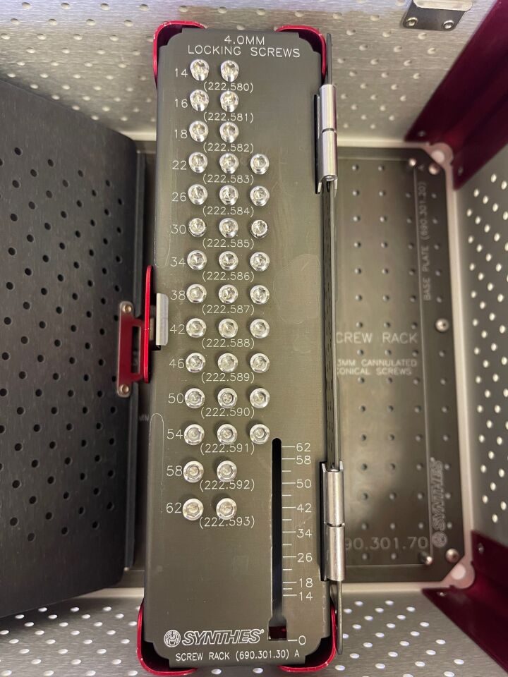 SYNTHES  Locking Periarticular Plating System Screws & Instruments — photo 7